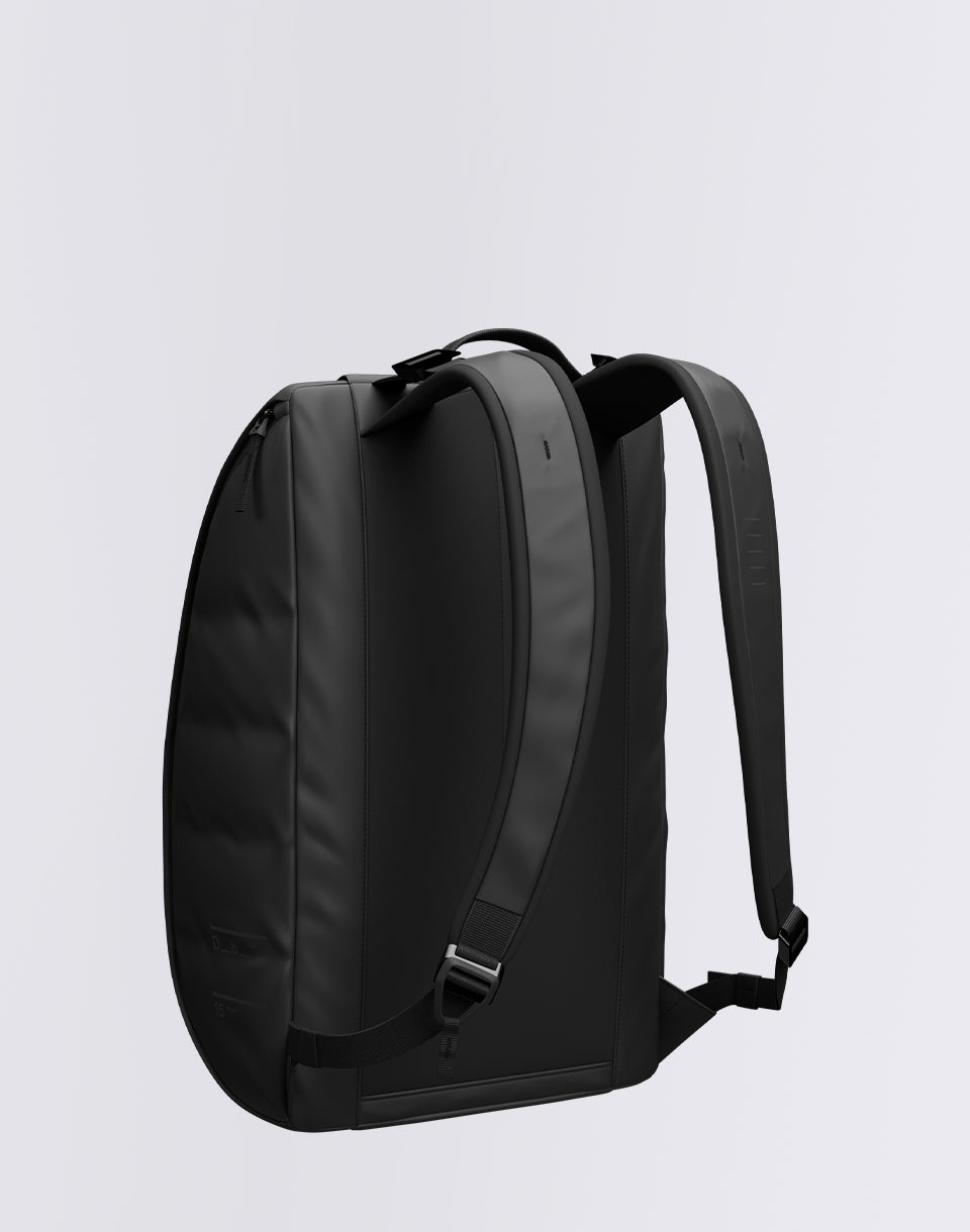 Hugger Base Backpack 15L