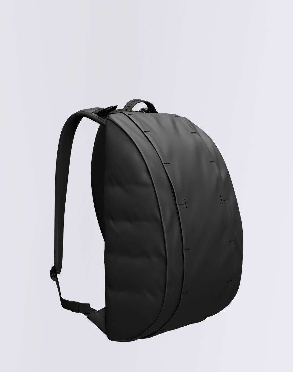 Hugger Base Backpack 15L