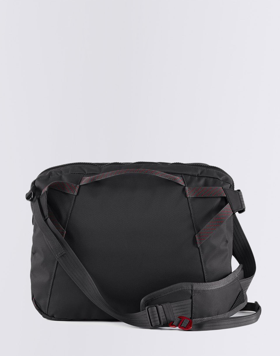 Gaut Messenger Bag