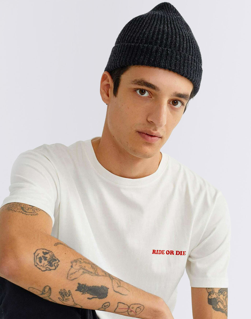 Black Amor Beanie