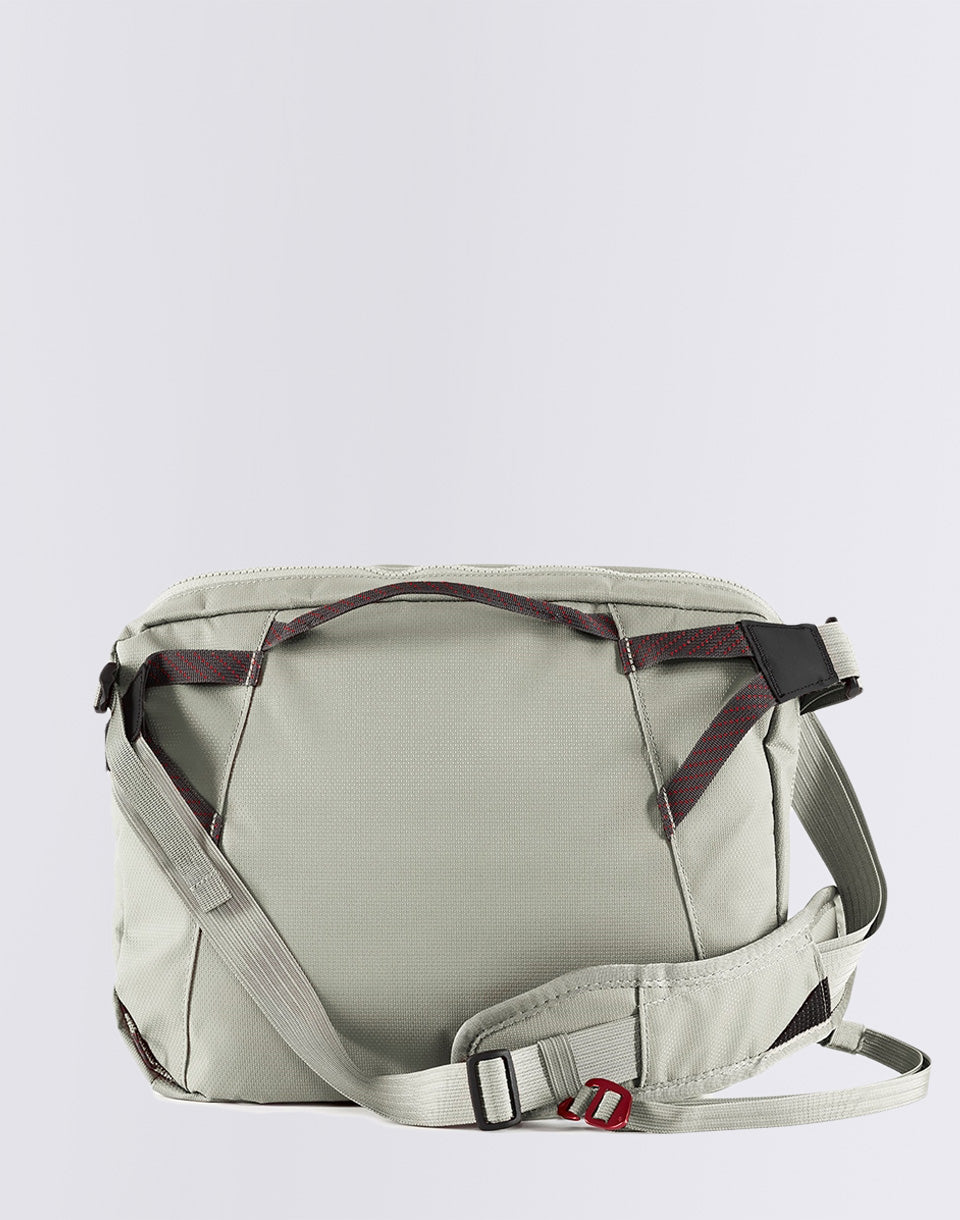 Gaut Messenger Bag