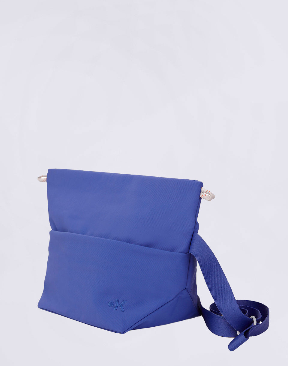 Taavi Sling Bag