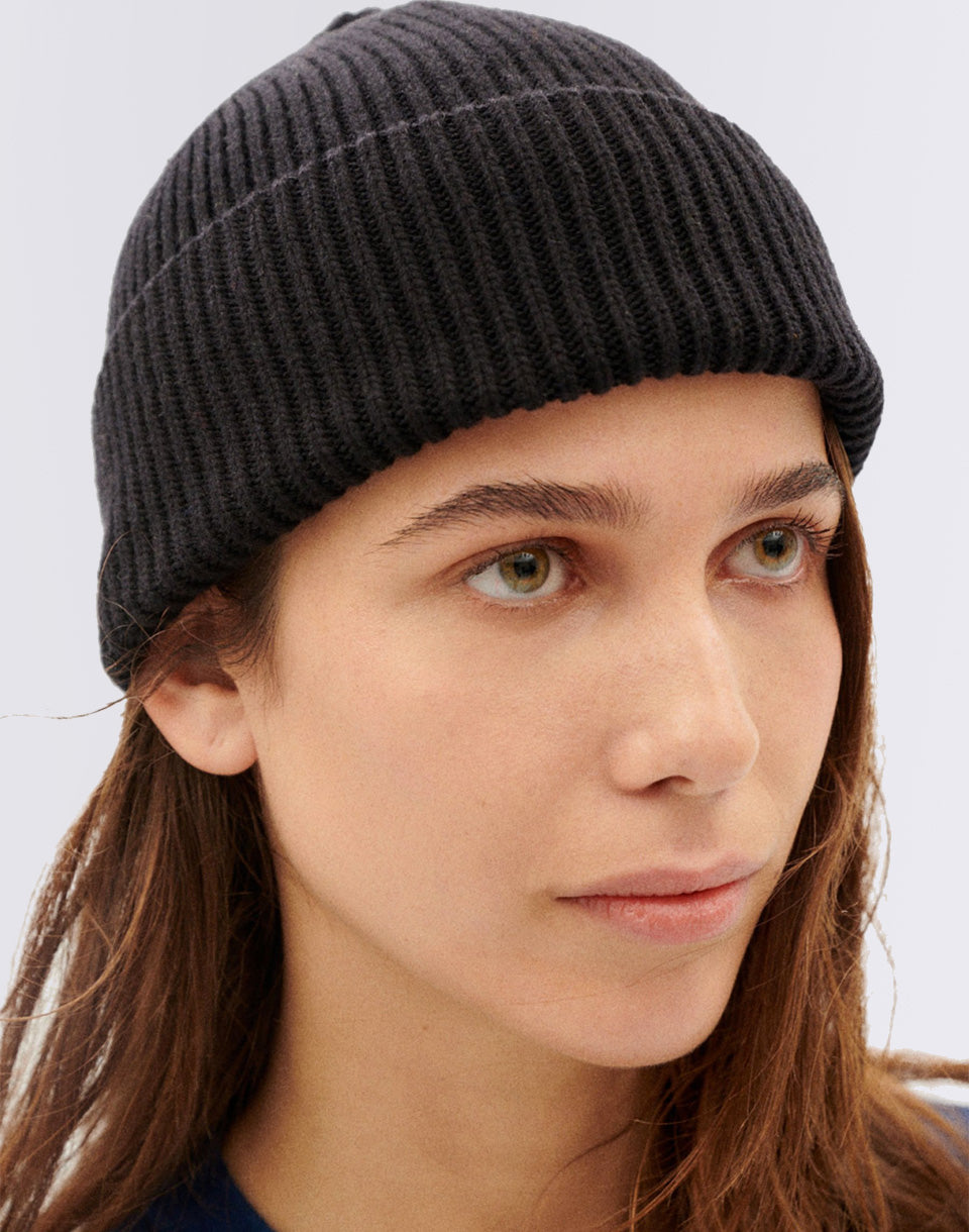 Black Amor Beanie