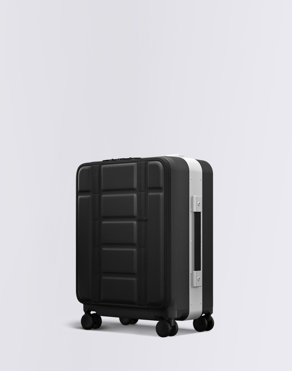 Ramverk Pro Front-access Carry-on