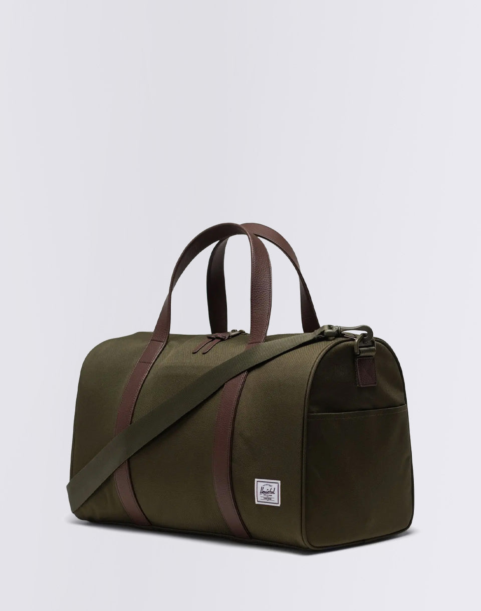 Novel Carry On Duffle