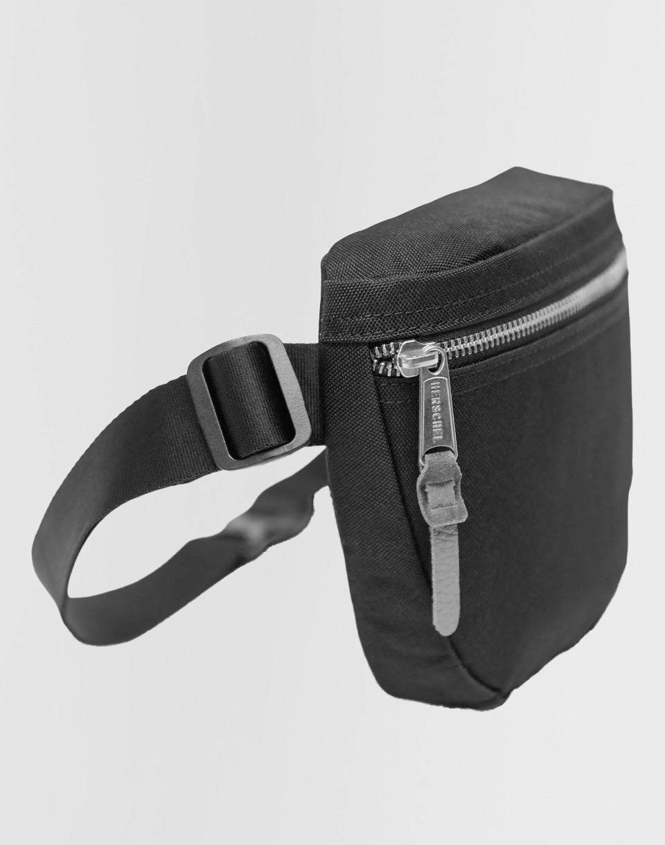 Settlement Hip Pack